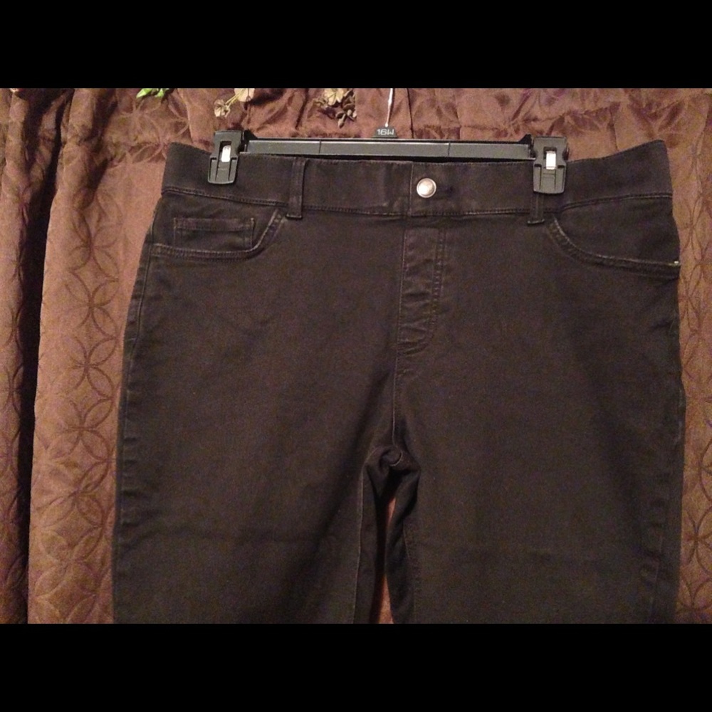 Riders By Lee Mid Rise Capri